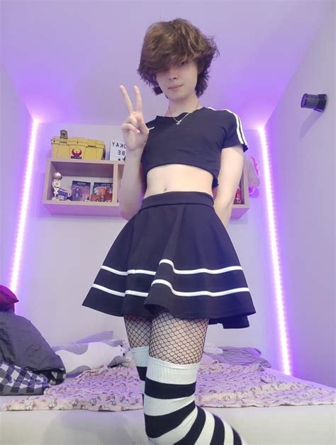 hung femboy|Hung Femboy